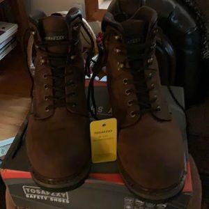 Men’s steel-toe work boots